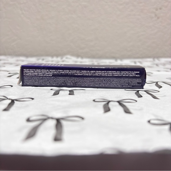 💄 KEVYN AUCOIN — Velvet Lip Paint in YOU-PHORIC (5 mL / 0.1 fl oz) - Picture 3 of 5